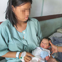 Bạn trẻ - Cuộc sống - Gặp 9X đẻ rớt ở ghế đá công viên Sài Gòn