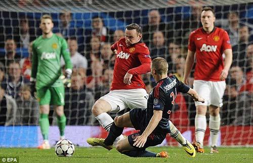 Rooney phủ nhận “ăn vạ” trước Schweinsteiger - 2