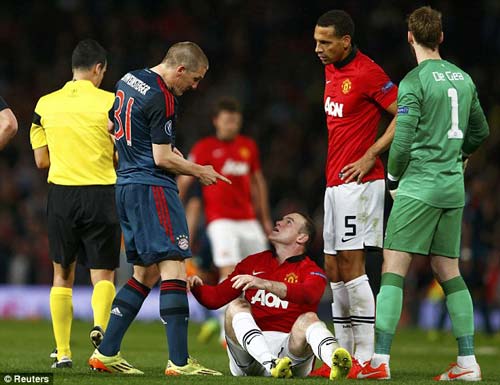 Rooney phủ nhận “ăn vạ” trước Schweinsteiger - 4