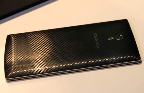 Cận cảnh Find 7 màu đen, màn hình QHD - 3