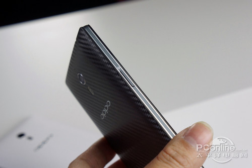 Cận cảnh Find 7 màu đen, màn hình QHD - 9