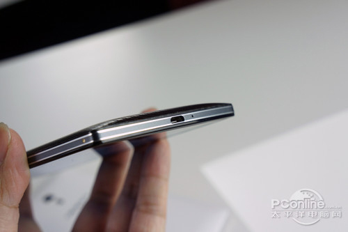 Cận cảnh Find 7 màu đen, màn hình QHD - 12