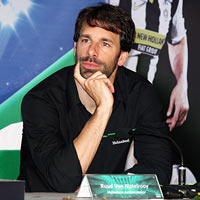 Bóng đá - Nistelrooy "ngạc nhiên" về lời mời sang VN thi đấu