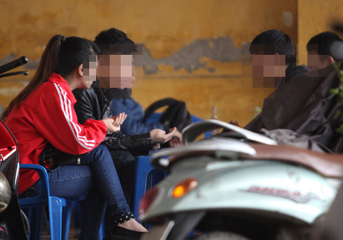 Thi thuê: “Hợp đồng” và mánh khóe - 3