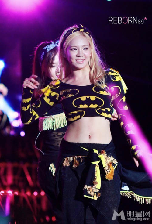 Những ca sỹ có vòng eo ấn tượng nhất Kbiz - 9