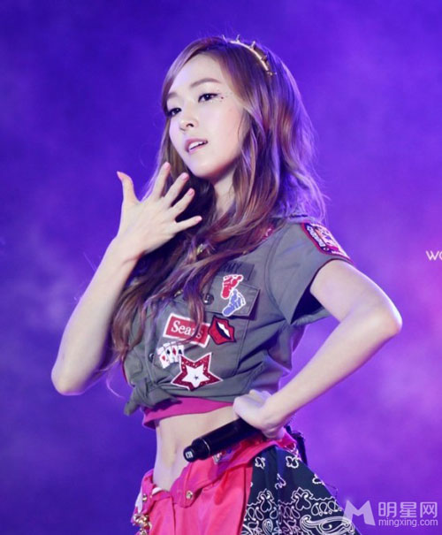 Những ca sỹ có vòng eo ấn tượng nhất Kbiz - 10