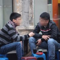 Thi thuê: “Hợp đồng” và mánh khóe