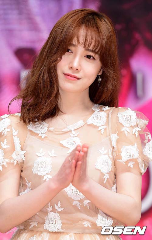 Mỹ nhân Vườn Sao Băng xinh như búp bê - 2