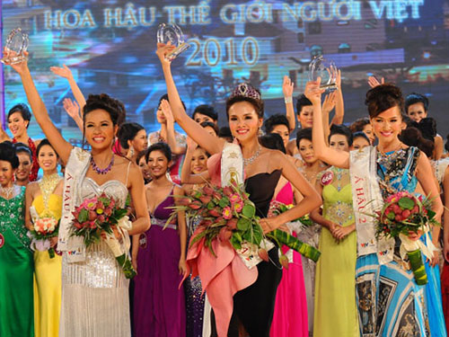 Những chiếc mặt nạ trong thế giới showbiz - 1