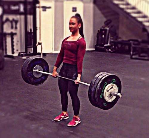 Thiếu nữ 18 tuổi nóng bỏng nhờ tập gym - 3