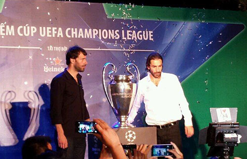 Robert Pires bất ngờ xuất hiện tại TP HCM - 1