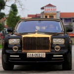 Ô tô - Xe máy - Cận cảnh Rolls-Royce Phantom mạ vàng ở Hà Nội