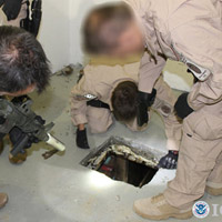 Tin tức trong ngày - Phát hiện 2 "siêu đường hầm" buôn ma túy xuyên Mỹ-Mexico