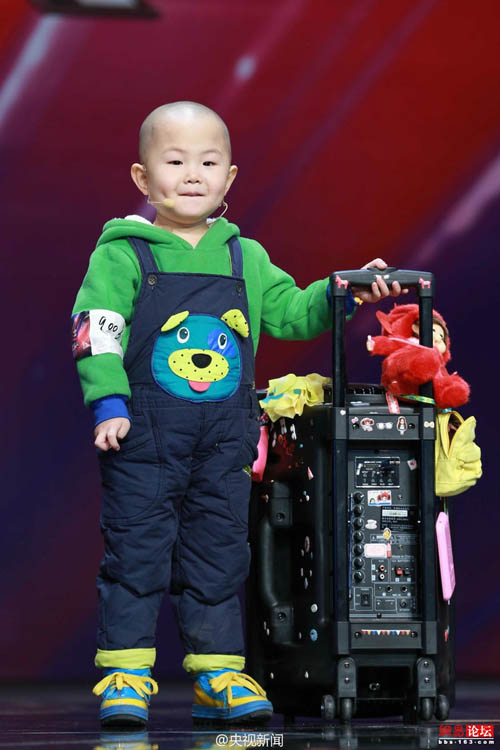 Tranh cãi về cậu bé 3 tuổi gây sốt Amazing Chinese - 1