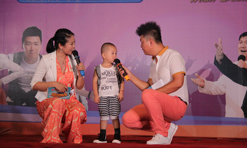 Tranh cãi về cậu bé 3 tuổi gây sốt Amazing Chinese - 7