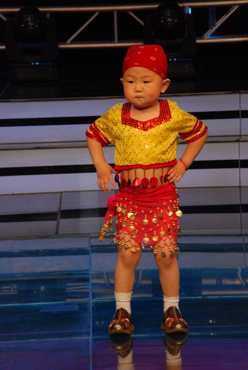 Tranh cãi về cậu bé 3 tuổi gây sốt Amazing Chinese - 10