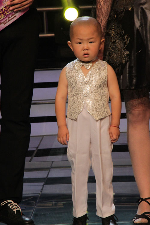 Tranh cãi về cậu bé 3 tuổi gây sốt Amazing Chinese - 11