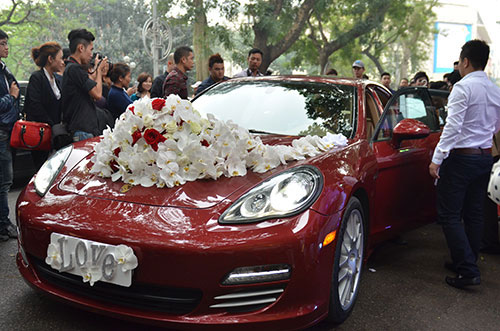 Xúc động nghe Tuấn Hưng hát tặng vợ trong lễ cưới - 17