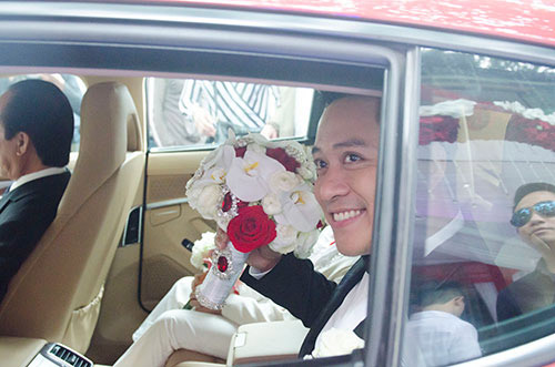 Xúc động nghe Tuấn Hưng hát tặng vợ trong lễ cưới - 7