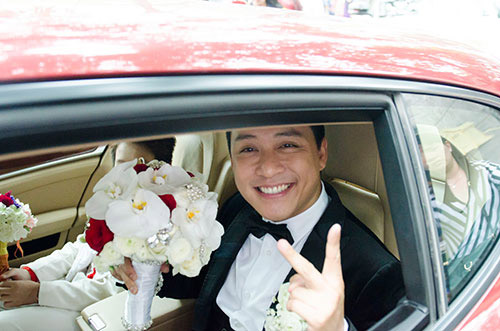 Xúc động nghe Tuấn Hưng hát tặng vợ trong lễ cưới - 8