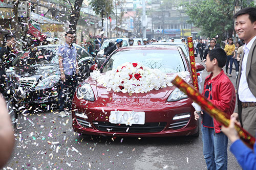 Xúc động nghe Tuấn Hưng hát tặng vợ trong lễ cưới - 5