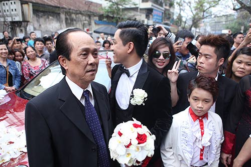 Giao thông ngưng trệ vì đám cưới Tuấn Hưng - 9