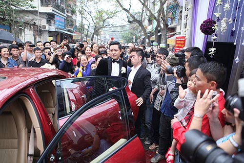 Giao thông ngưng trệ vì đám cưới Tuấn Hưng - 11
