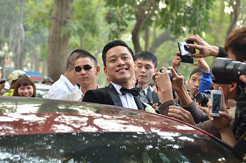 Xúc động nghe Tuấn Hưng hát tặng vợ trong lễ cưới - 12