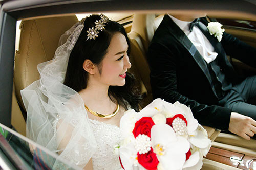 Xúc động nghe Tuấn Hưng hát tặng vợ trong lễ cưới - 13