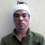 Pháp luật - Nghi phạm giết mẹ, chém anh luôn miệng nói &quot;biết tội&quot;