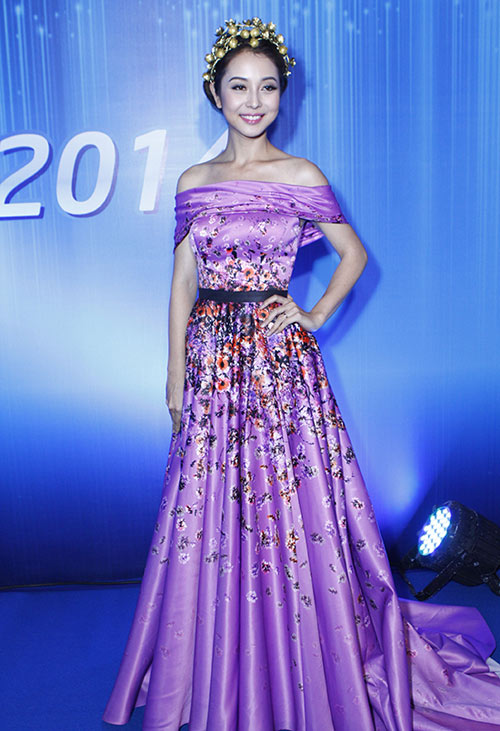 Angela Phương Trinh kém sắc dàn mỹ nhân sexy - 12