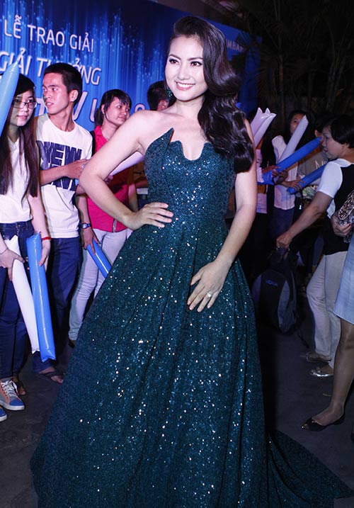 Angela Phương Trinh kém sắc dàn mỹ nhân sexy - 5