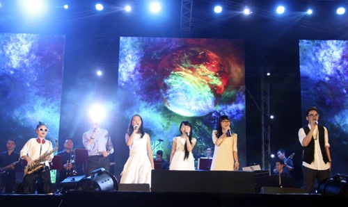 Ngồi bệt nghe 4 thế hệ nghệ sĩ hát nhạc Trịnh - 3