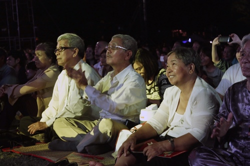 Ngồi bệt nghe 4 thế hệ nghệ sĩ hát nhạc Trịnh - 2