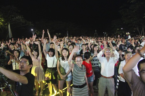 Ngồi bệt nghe 4 thế hệ nghệ sĩ hát nhạc Trịnh - 15