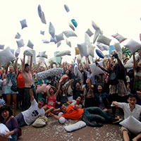 Bạn trẻ - Cuộc sống - Giới trẻ Sài Gòn mang gối ra... đánh nhau