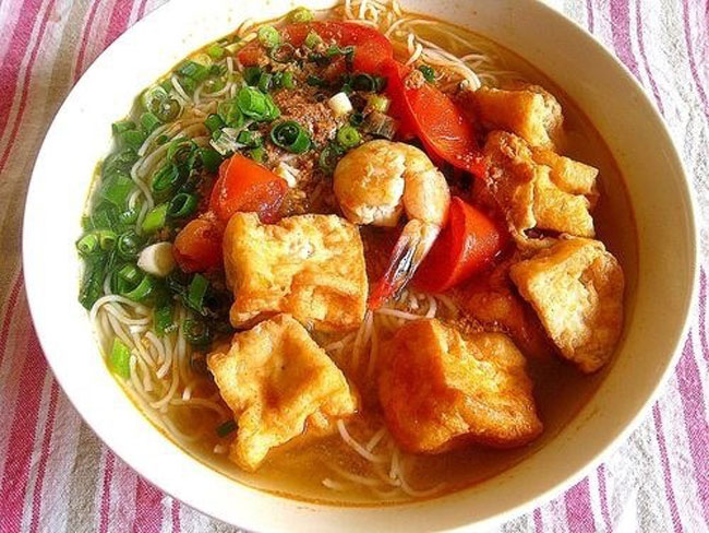  8. Bún riêu cua. Đây là một trong những món ăn yêu thích của tôi.
