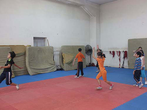 Công trình trăm tỉ, nơi tập tồi tàn - 1