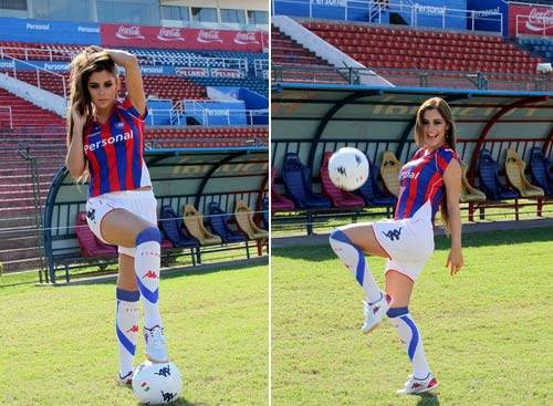 Chân dài Larissa Riquelme "hâm nóng" World Cup - 10