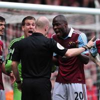 Bóng đá - Cầu thủ West Ham-Liverpool ôm hận vì trọng tài