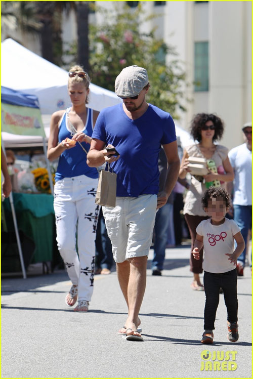 Sao nữ nô nức khoe ngực trên thảm đỏ ACM Awards - 17