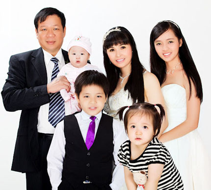 Những ông chồng kín tiếng nhất Vbiz - 3