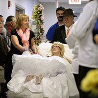 Bạn trẻ - Cuộc sống - Đám cưới đẫm nước mắt của cô dâu ung thư