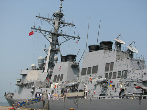 Ngắm tàu khu trục USS McCain tại cảng Đà Nẵng - 5