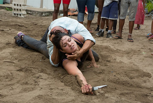 Kẻ truy sát: Kỳ trăng mật táo bạo - 6