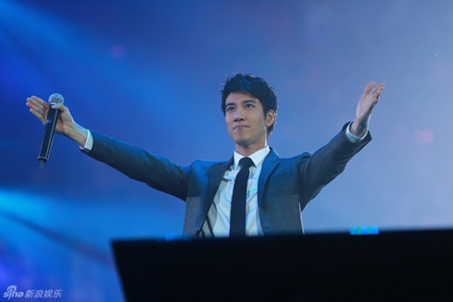 Dàn sao “khủng” mừng sinh nhật Thành Long - 11