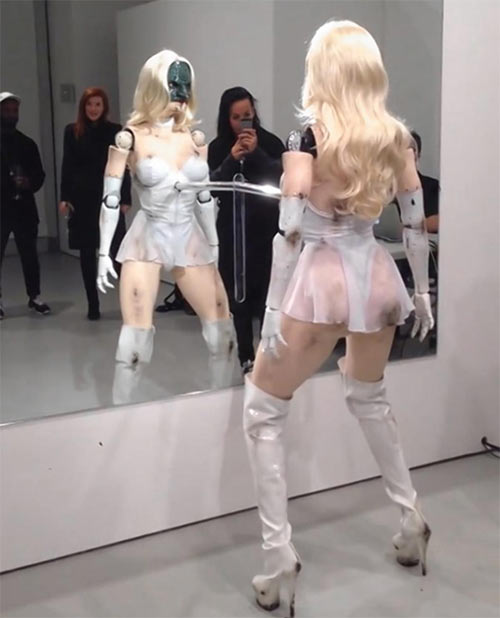 Video: Vũ nữ robot khiêu vũ sexy - 1