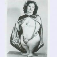 Chuyện lạ - Những nghệ nhân có ngoại hình kỳ quặc