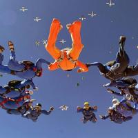 Phi thường - kỳ quặc - Xếp hình người giữa trời ở độ cao 6.000m