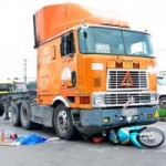 Tin tức trong ngày - Cả nhà bị container cuốn: Bé gái 9 tuổi đã tử vong
